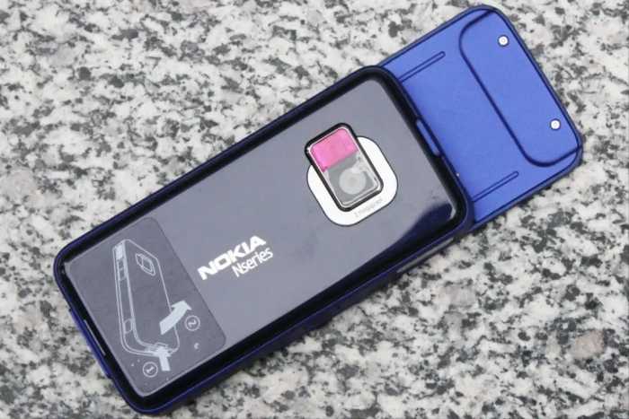 经典手机回顾：16年前诺基亚设计的巨帅滑盖手机:NOKIA N81