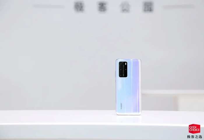 华为 P40 Pro 评测：5988 元起，买手机「送相机」？