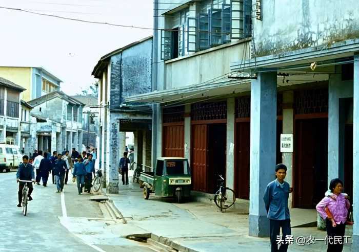 1988年，我退伍后留在广东打工，女房东对我说：小伙子，别累坏了