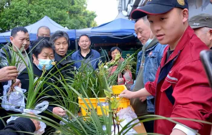 曾经火极一时，后来跌落神坛的七大商品，你买过几种？