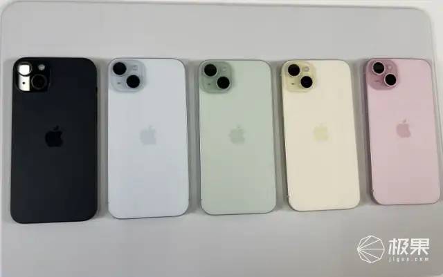 iPhone 15真机首发体验！又轻又强刀法精准，多项升级都戳到心巴…