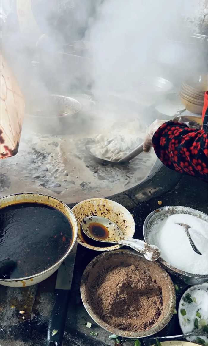 抱歉，真吃不下去！成都某“网红毛血旺”，环境太恼火，味道普通