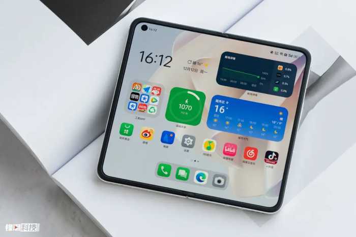 比直板机还轻的横向折叠屏！OPPO Find N2评测