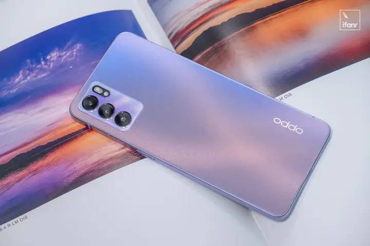 回顾 OPPO 历代机型，OPPO Reno6 星黛紫的诞生成必然？