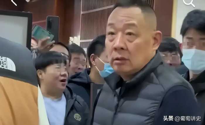 哭麻！胖东来尝面女员工首次发声：听到她的话，评论区哭成泪人