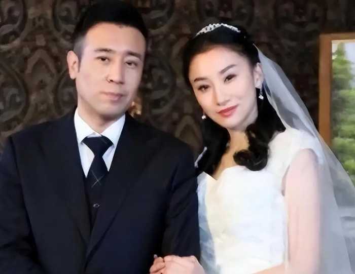 于和伟的老婆原来是她，还未结婚就开始尽孝，如今24年仍恩爱如初