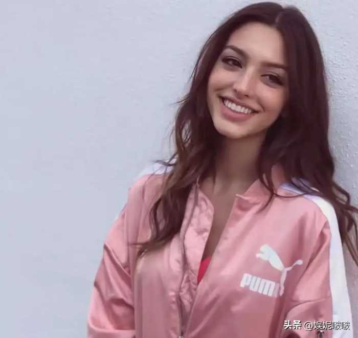 Celine Farach：23岁顶级超模，172cm黄金臀腿比，这才是人间尤物