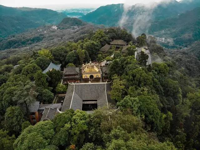 中国最美旅游胜地：看山8个，看水6个，看城市5个，看人文9个