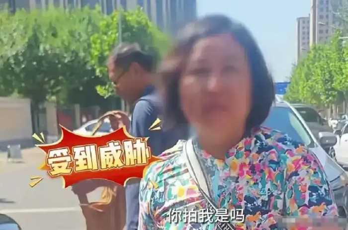 使馆车堵路最新后续：余琦履历不凡，牵狗男子身份确认！违规养狗