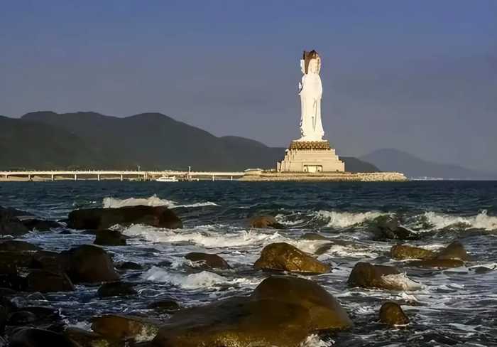 海南富商张晖：花8亿建108米海上观音像，却在4年后意外死在水中