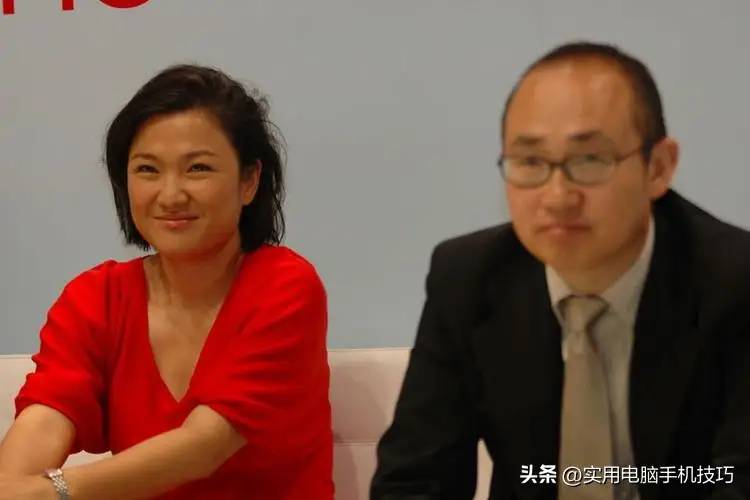 她疫情期间一毛不拔，却捐1亿美元给美国，扬言只帮海外如今怎样