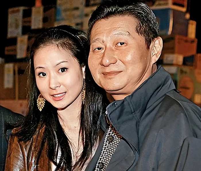 包养情人无数，娶初中同学女儿为妻，玩老婆闺蜜，孙道存有多放荡