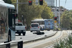 20岁中国留学生在澳洲骑摩托车撞电线杆身亡！刚入学不久，还在读语言学校