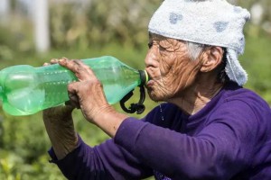 世卫点名的"致癌水"，不是千滚水、隔夜水和“阴阳水”，劝你远离